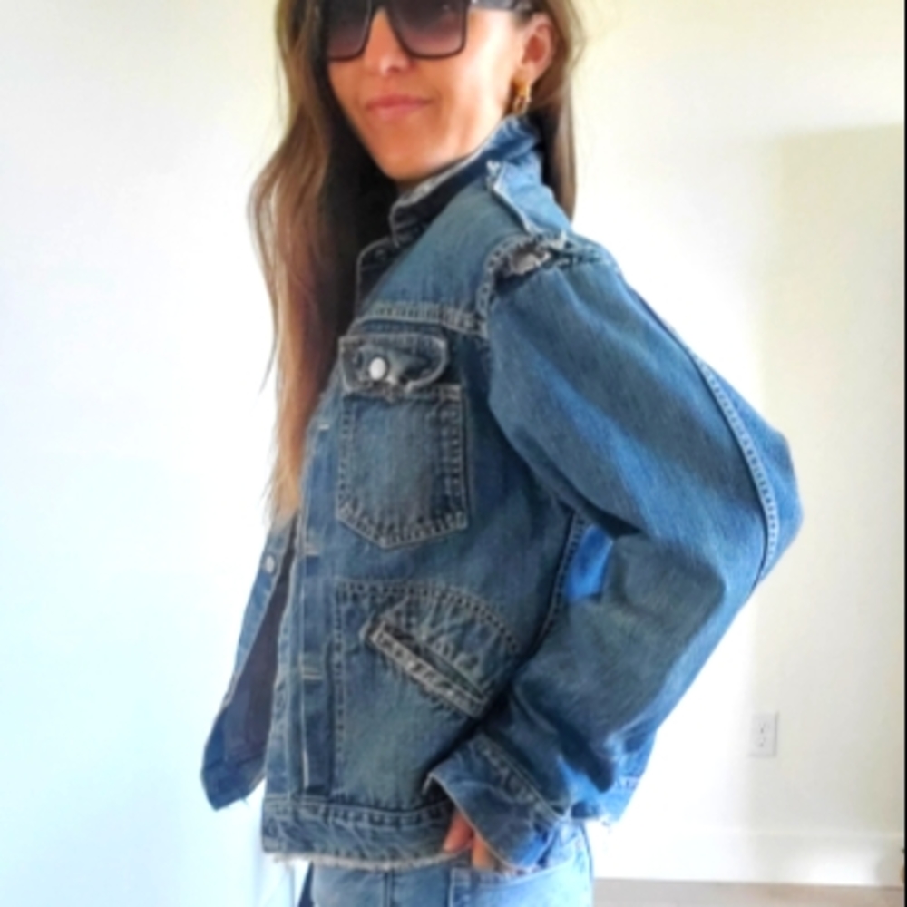 Vintage Distressed Soft Denim Jean Jacket	- No Label